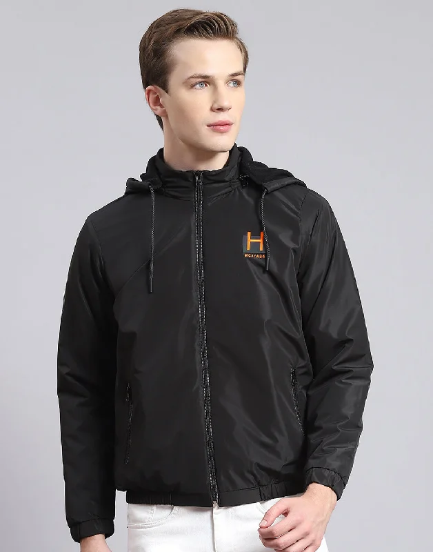 Men's Coats for RunningMen Black Solid Hooded Full Sleeve Jacket