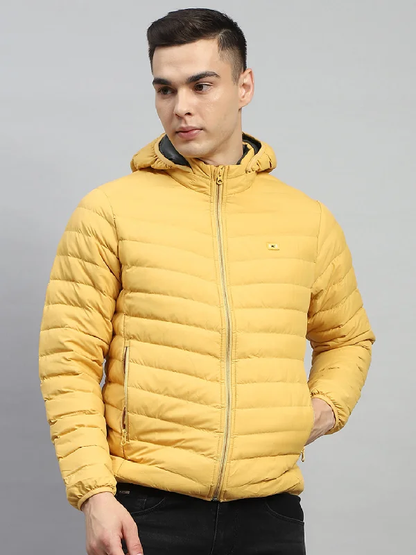 Men's Coats with VentilationMen Yellow Solid Hooded Full Sleeve Jacket