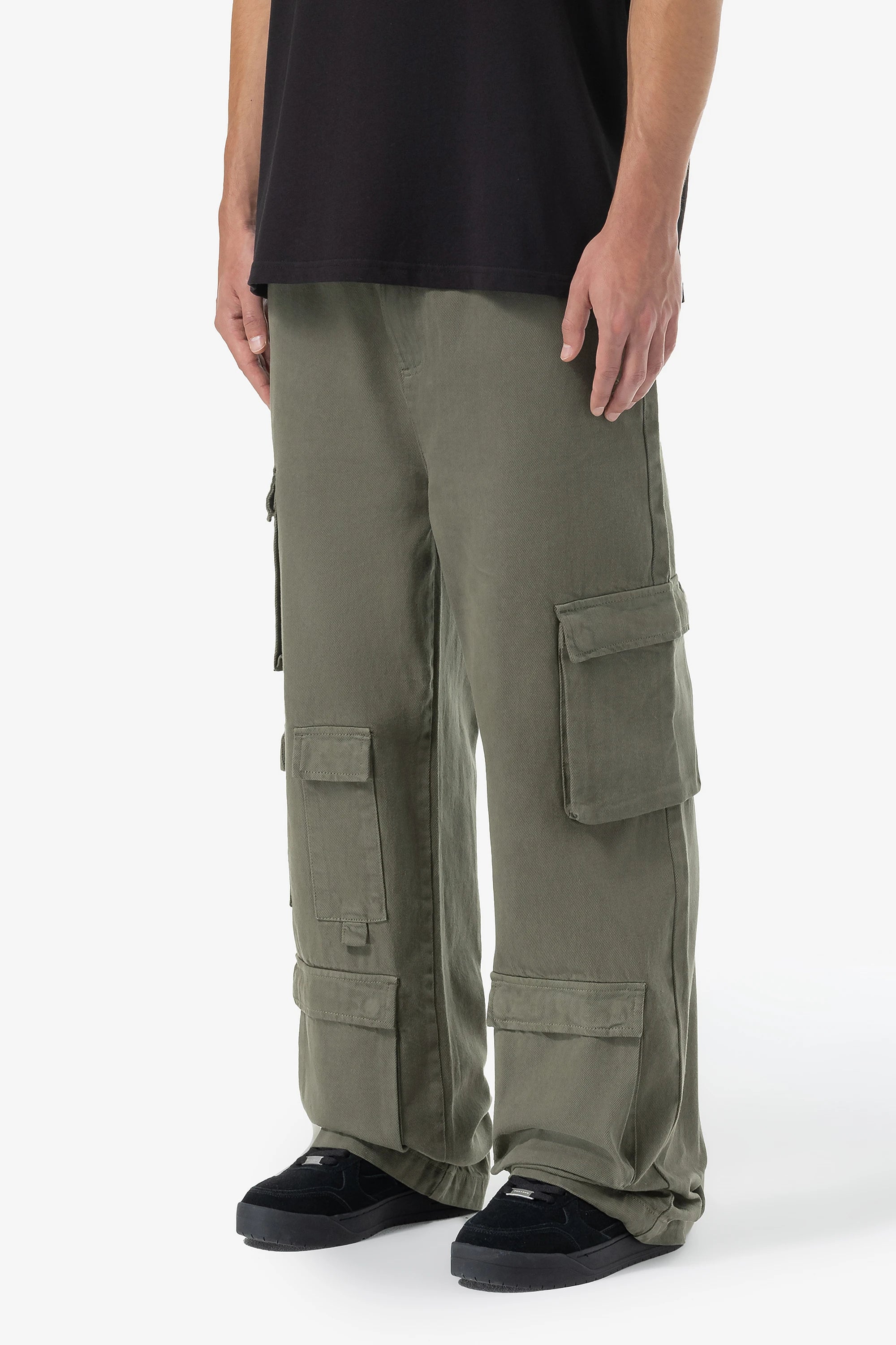 Men's Pants with Functional PocketsGarnet Wide Cargo Pants Faded Olive